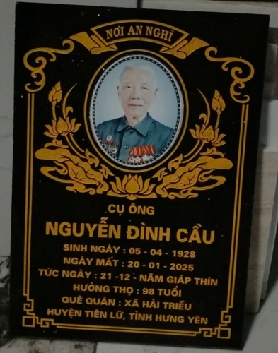 Khác bia mộ lấy ngay