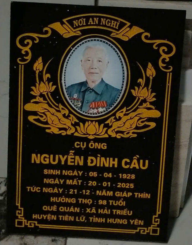 Khác bia mộ lấy ngay